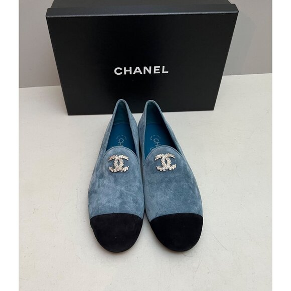 CHANEL Blue Suede Spectator Mocassins Loafers Size 39.5 Flats - Picture 1 of 7